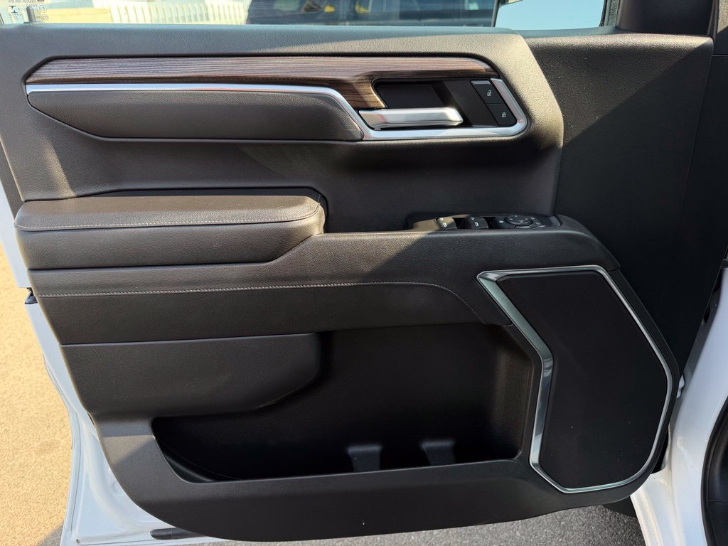 Used 2023 Chevrolet Silverado 1500 RST AWD/4WD image 21