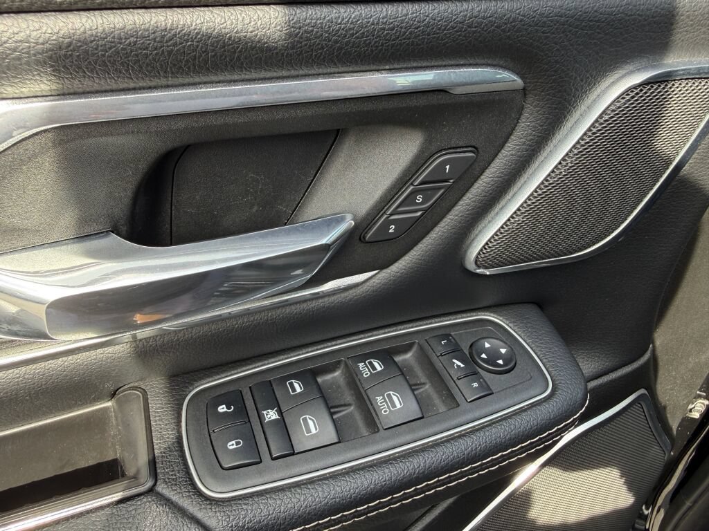 Used 2022 RAM 1500 Laramie AWD/4WD image 18