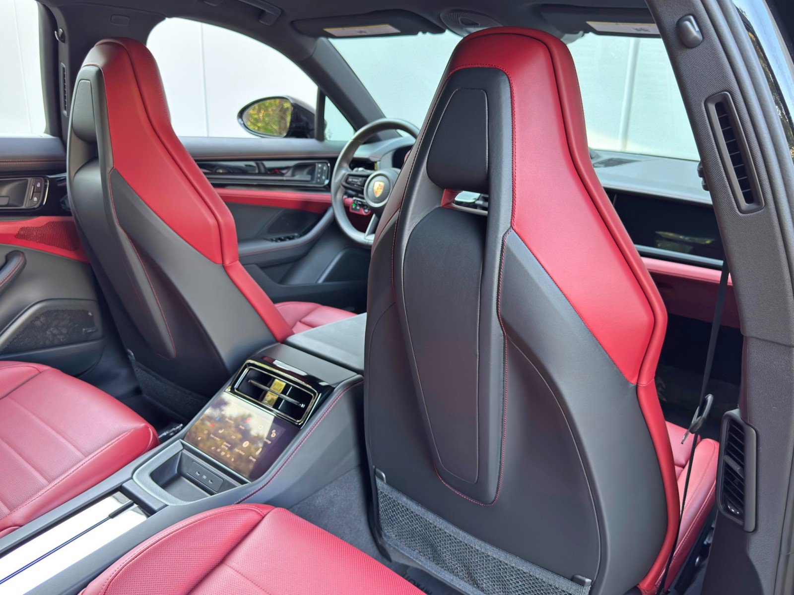 Used 2025 Porsche Panamera 4 E-Hybrid AWD/4WD image 40