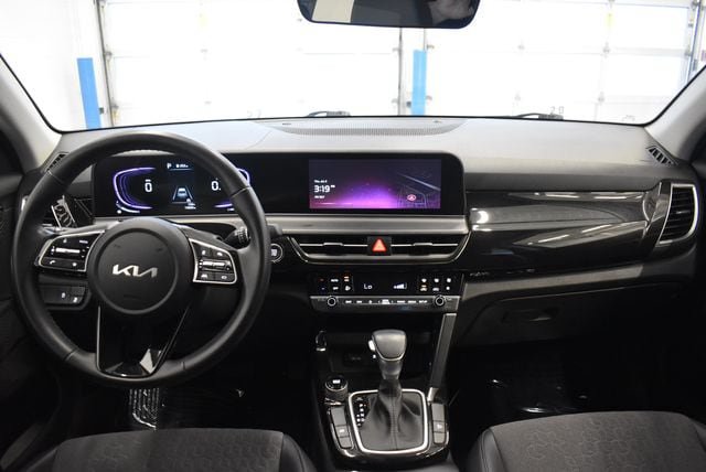 Used 2025 Kia Seltos S FWD image 5