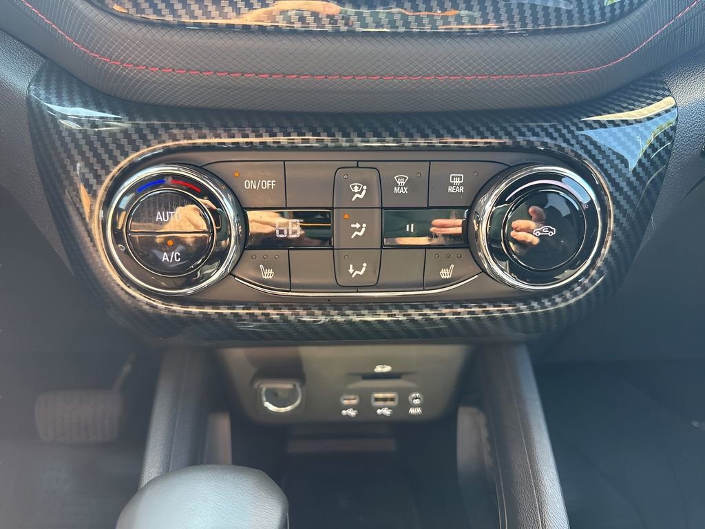 Used 2023 Chevrolet TrailBlazer RS w/ Sun and Liftgate Package FWD image 19