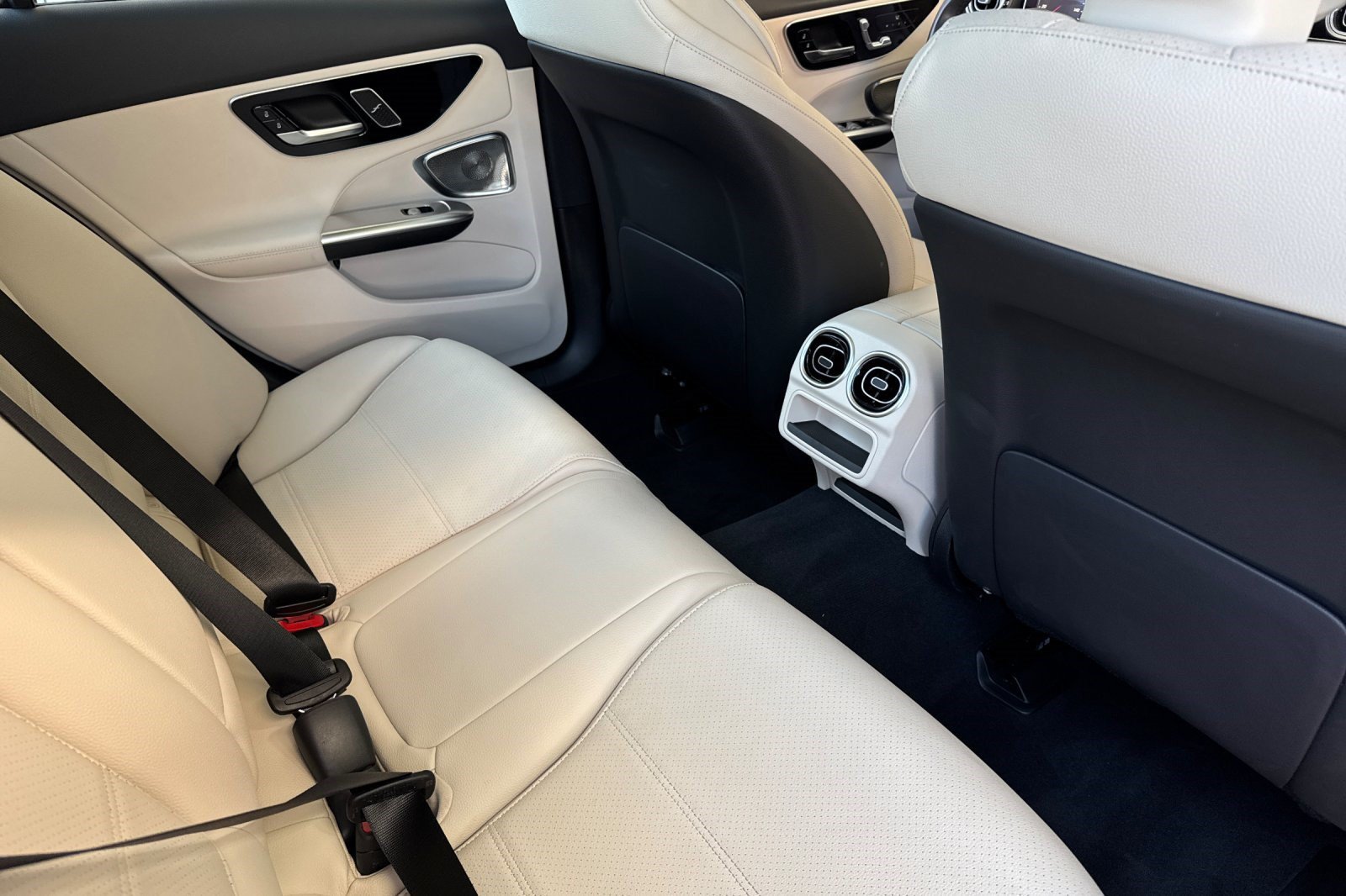 Certified 2023 Mercedes-Benz C 300 Sedan image 31