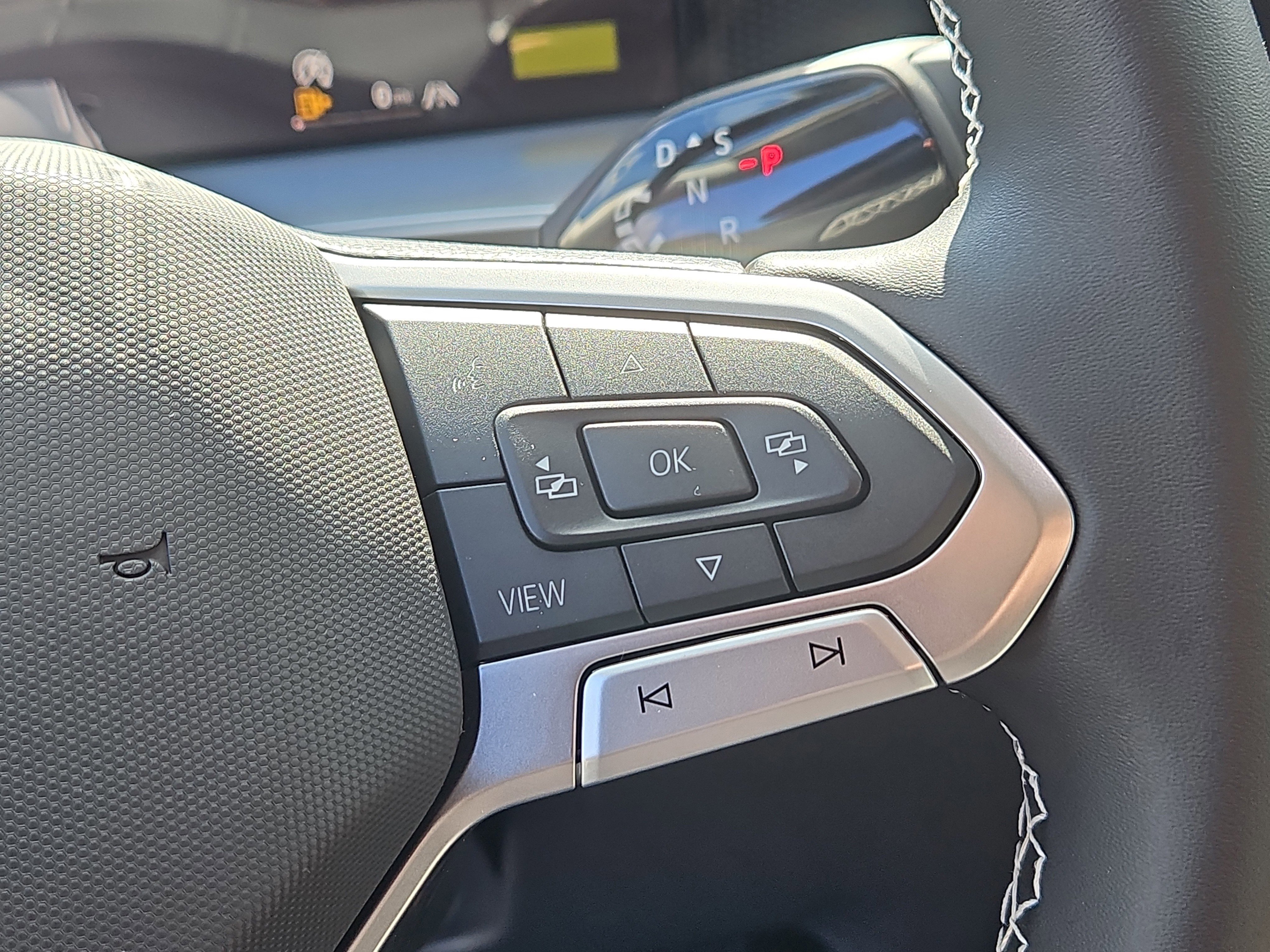 New 2026 Volkswagen Tiguan SE image 14