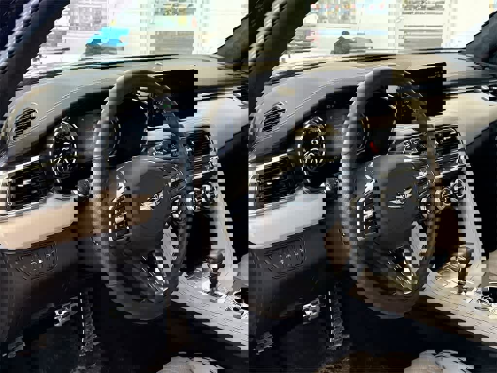 Used 2023 Genesis G70 3.3T w/ Sport Prestige Package image 10