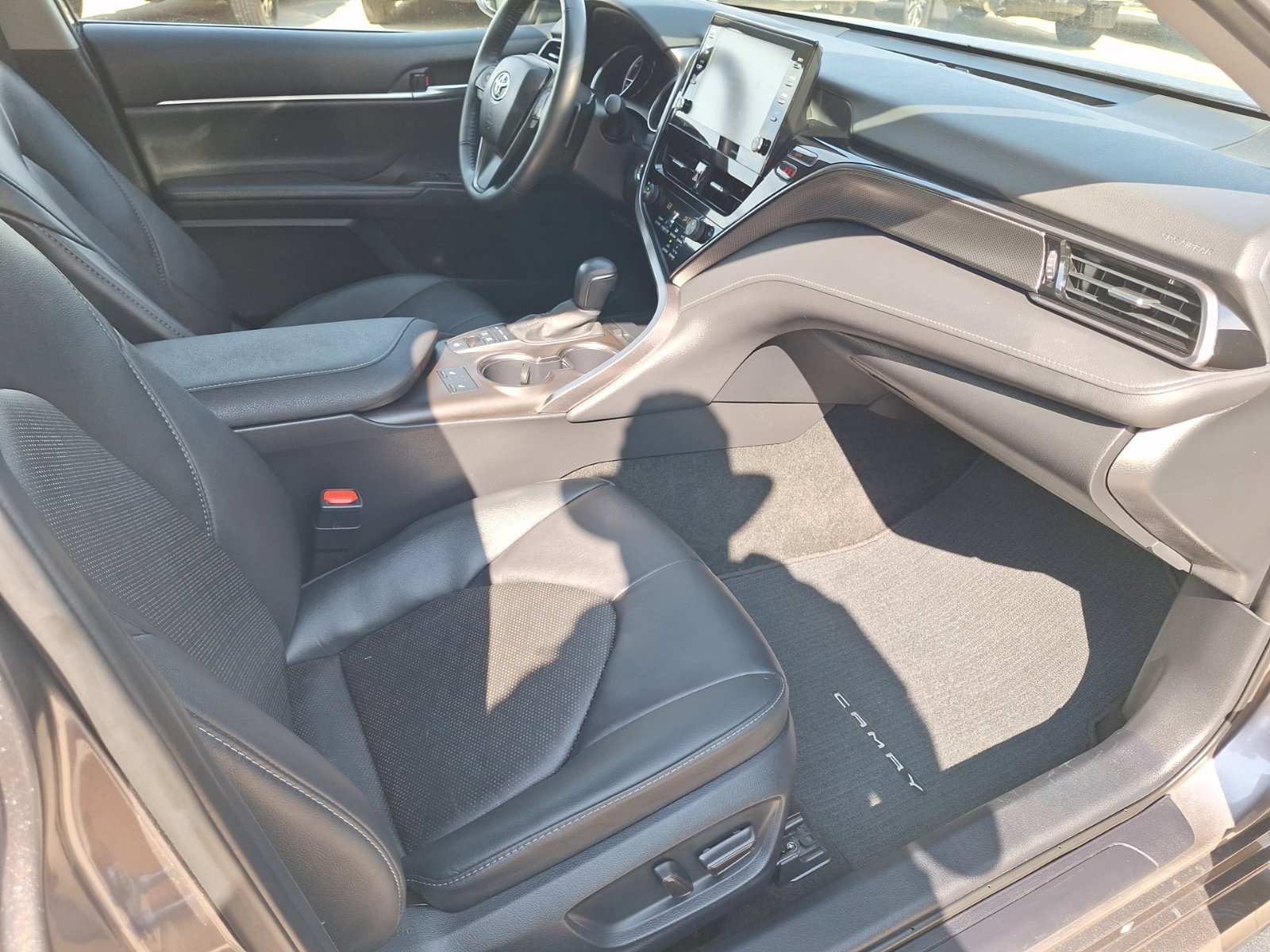 Used 2024 Toyota Camry XSE w/ Cold Weather Package FWD image 31