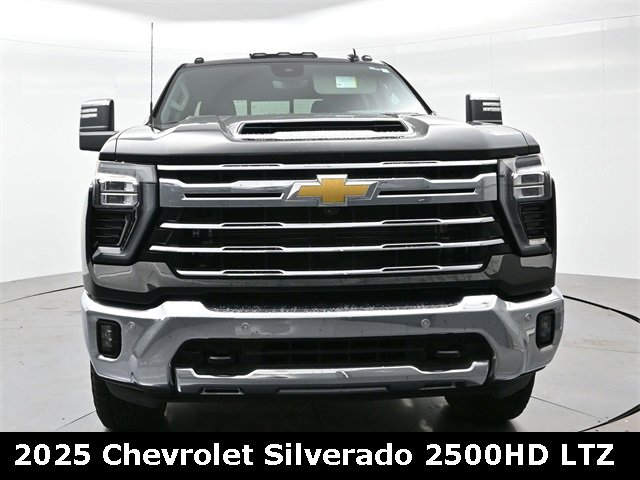 Used 2025 Chevrolet Silverado 2500 LTZ w/ LTZ Premium Package image 2