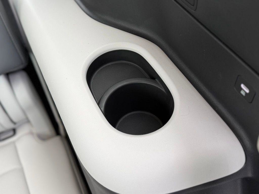 New 2026 Hyundai Ioniq 9 Limited image 11