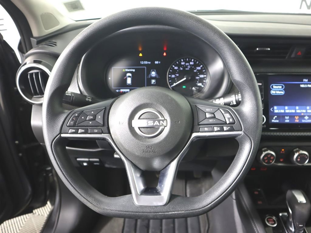 Used 2023 Nissan Kicks SV FWD image 10