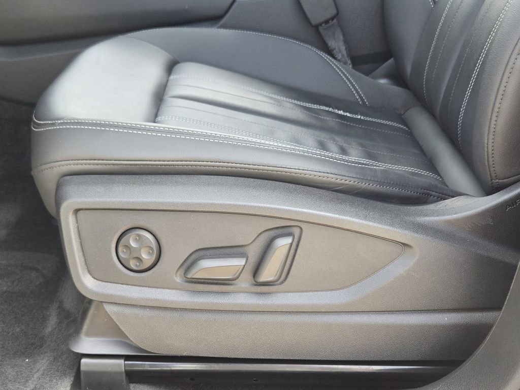 Certified 2023 Audi Q5 2.0T Premium Plus w/ Premium Plus Package AWD/4WD image 32