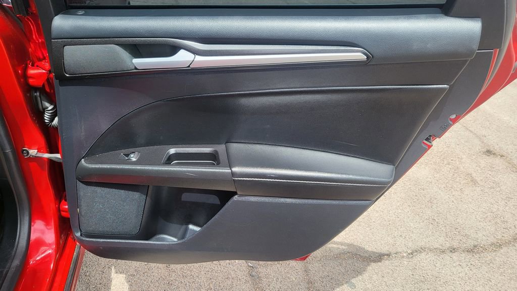 Used 2020 Ford Fusion Energi Titanium FWD image 18