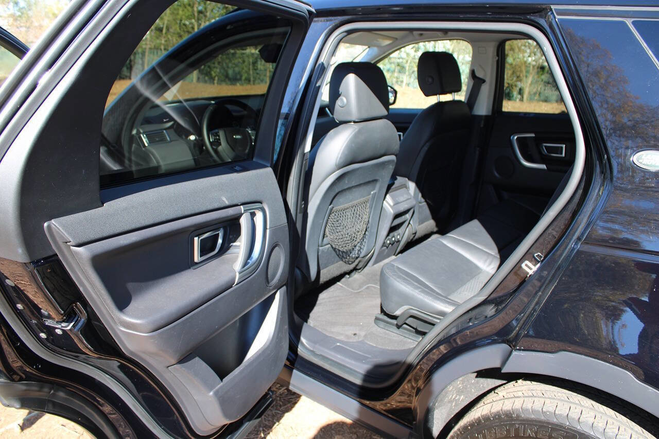 Used 2018 Land Rover Discovery Sport SE image 25