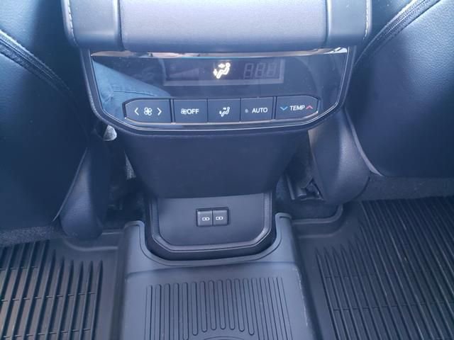 Used 2023 Toyota Highlander XLE image 15
