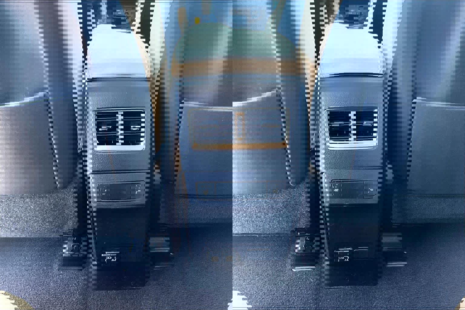 Used 2022 Lexus RX 450hL Luxury w/ Cold Area Package (CT) image 65