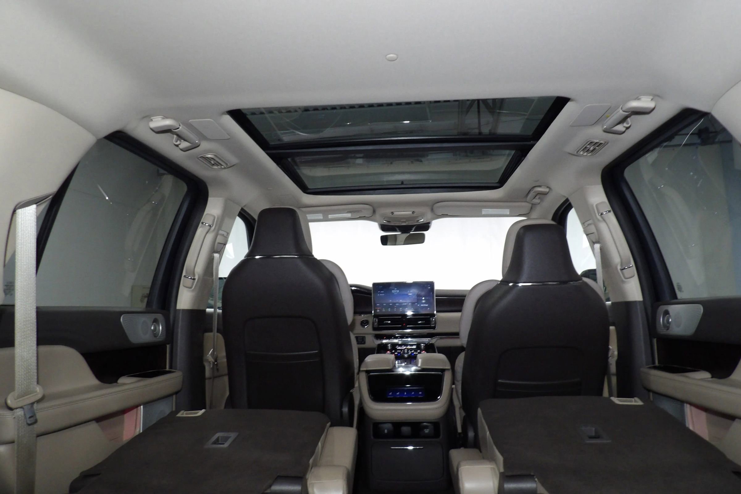 Used 2022 Lincoln Navigator Reserve AWD/4WD image 12