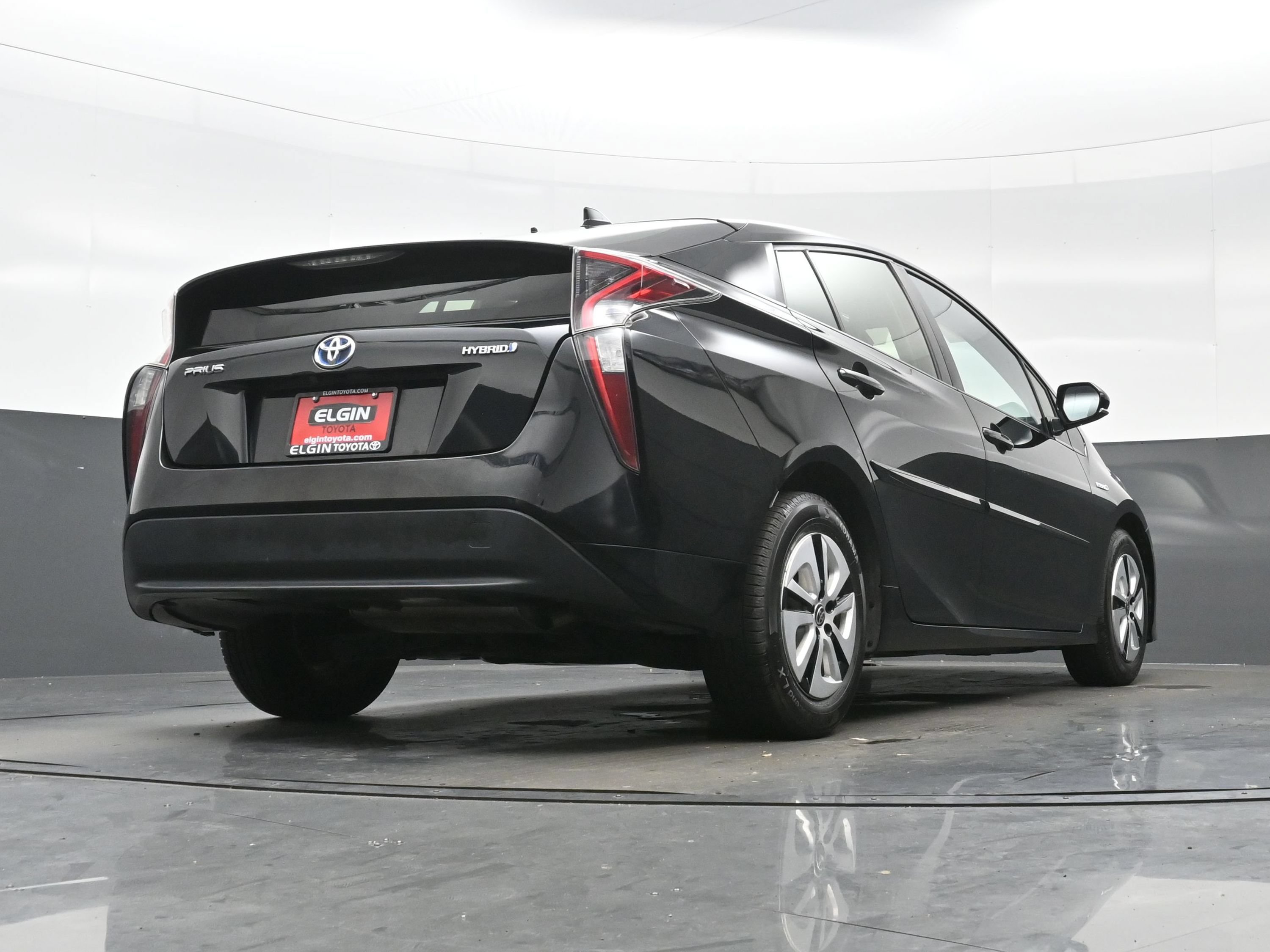 Used 2017 Toyota Prius Four w/ Advanced Technology Package FWD image 34