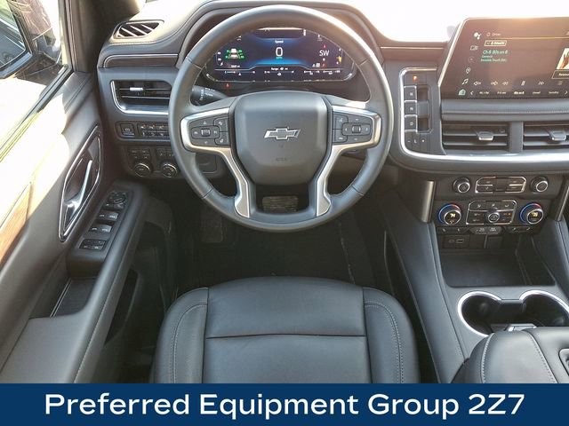 Used 2024 Chevrolet Suburban Z71 w/ Luxury Package AWD/4WD image 3