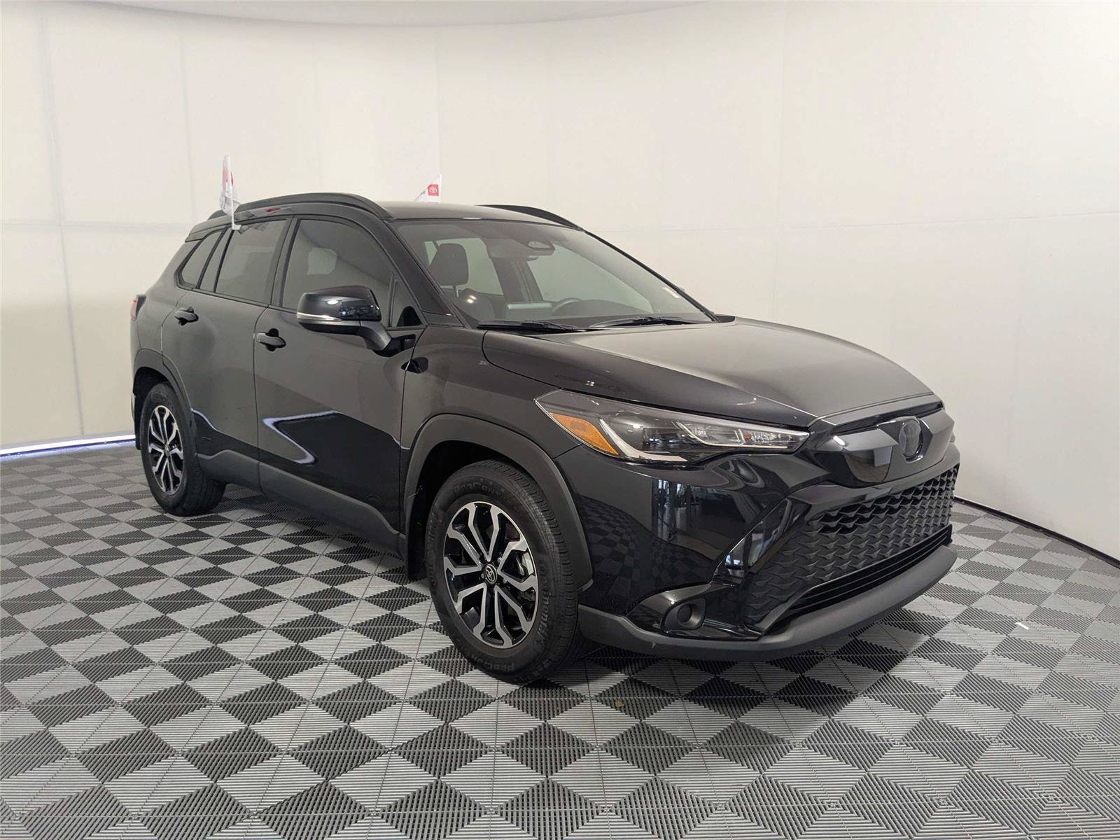 Used 2024 Toyota Corolla Cross AWD Hybrid image 4