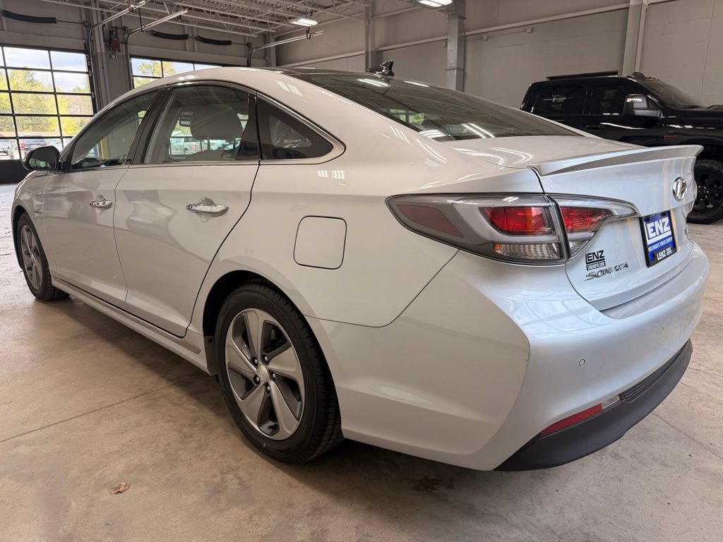 Used 2017 Hyundai Sonata Limited w/ Ultimate Package 02 FWD image 5