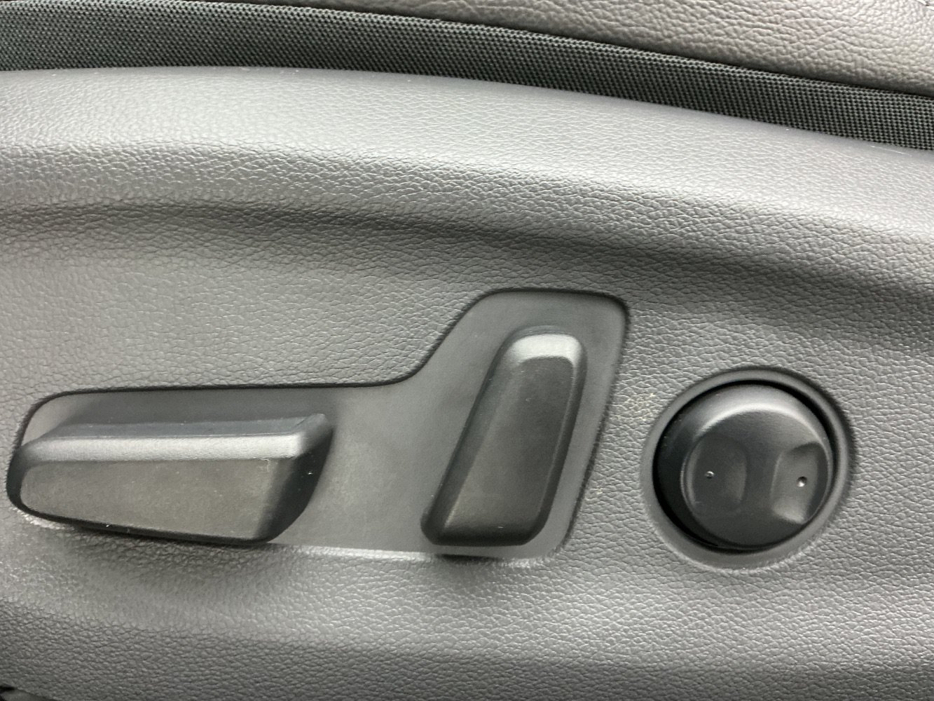 Used 2019 Hyundai Ioniq Limited FWD image 39