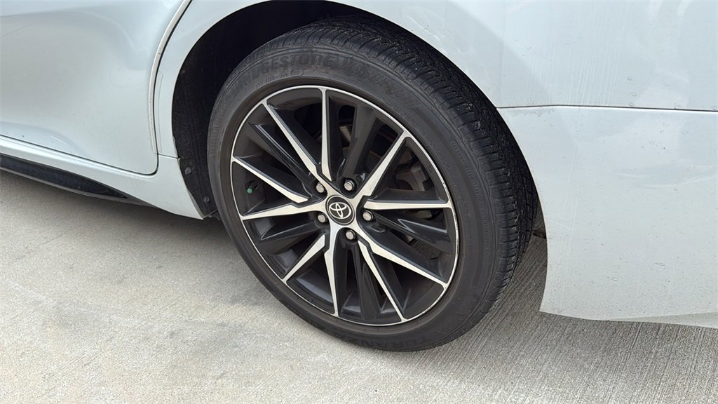 Used 2022 Toyota Camry SE image 5