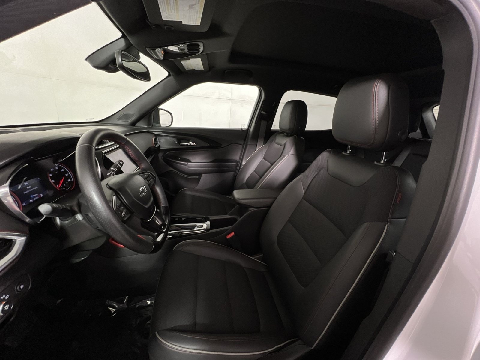 Used 2021 Chevrolet TrailBlazer RS w/ Sun and Liftgate Package AWD/4WD image 13