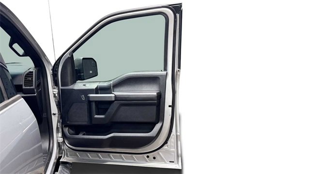 Used 2018 Ford F150 XLT w/ Equipment Group 302A Luxury image 9