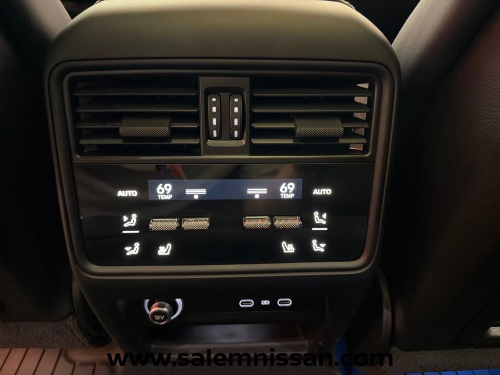 Used 2026 Porsche Cayenne GTS AWD/4WD image 16
