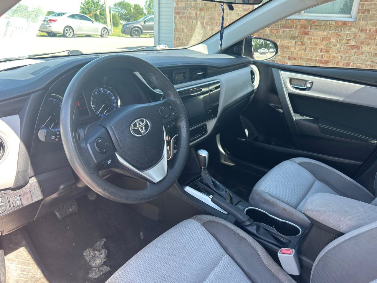Used 2017 Toyota Corolla LE w/ Body Protection Package FWD image 17