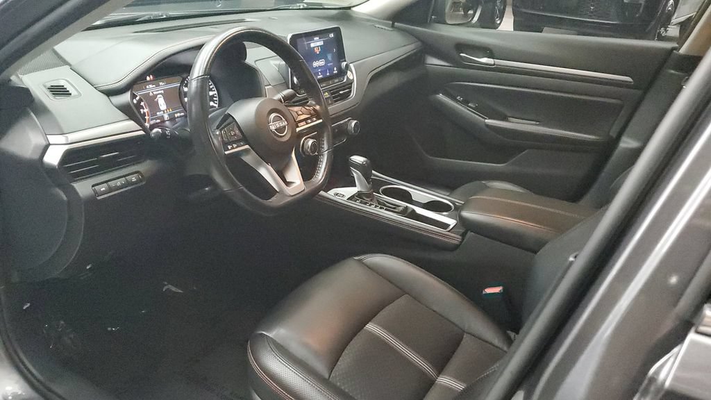 Used 2024 Nissan Altima 2.5 SR FWD image 19
