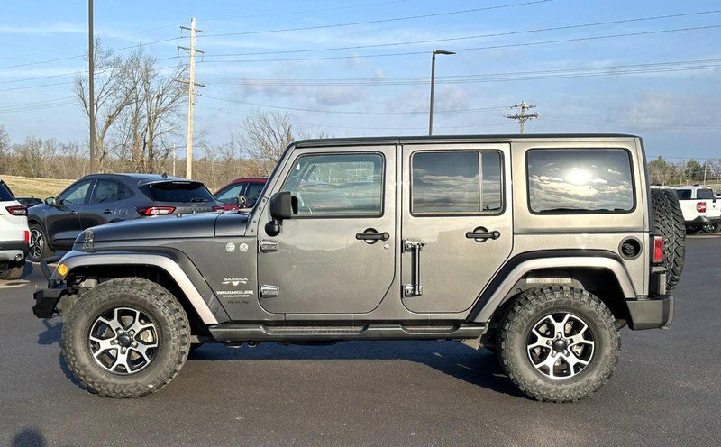 Used 2017 Jeep Wrangler Unlimited Sahara w/ Connectivity Group image 5