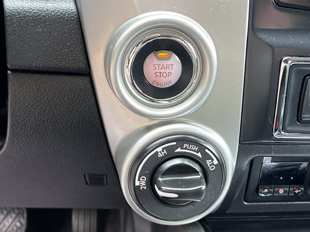 Used 2018 Nissan Titan SV w/ SV Convenience Package AWD/4WD image 29