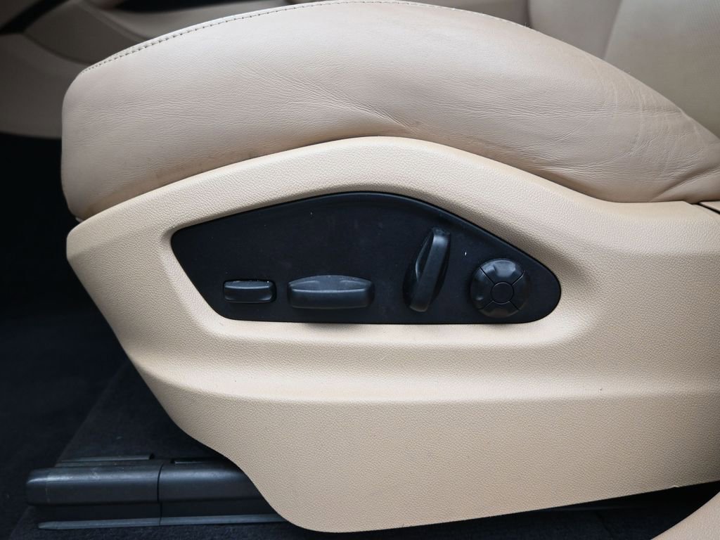 Used 2022 Porsche Cayenne Coupe w/ Premium Package image 13