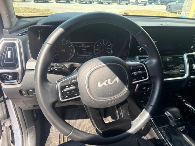 Used 2022 Kia Sorento SX AWD/4WD image 16