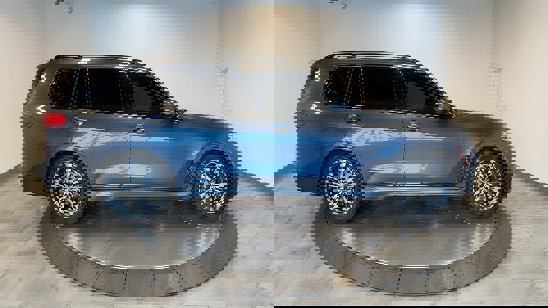 Used 2020 BMW X7 xDrive40i w/ M Sport Package image 9