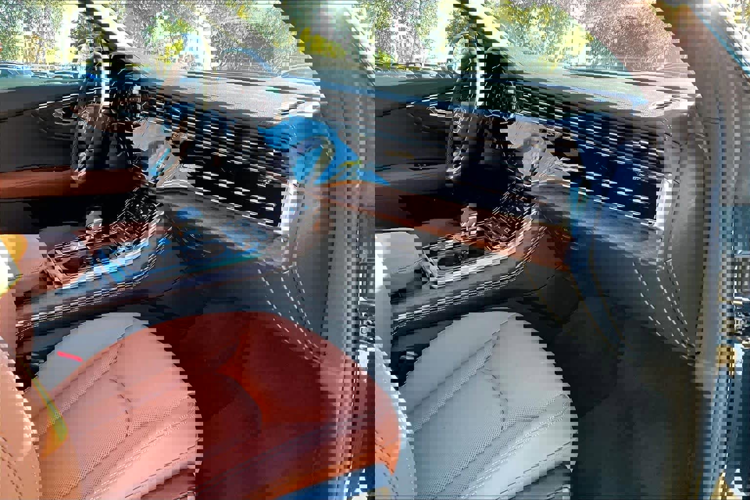 Used 2025 Audi Q8 Premium Plus image 18