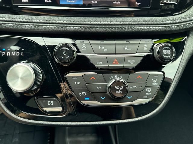 Used 2027 Chrysler Pacifica Select AWD/4WD image 42