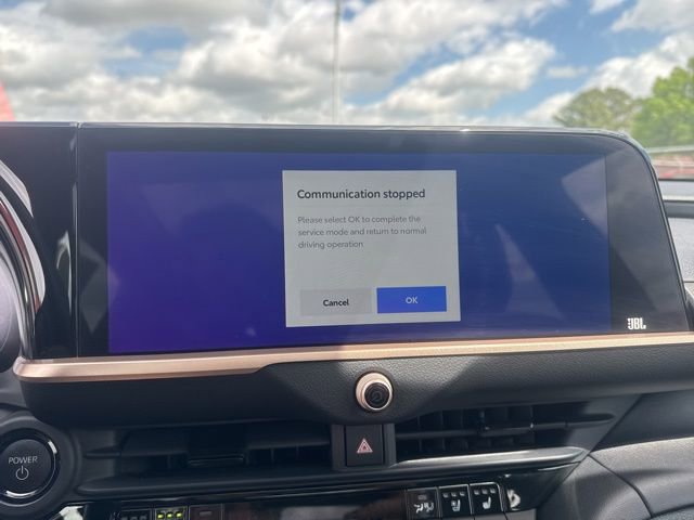 Used 2023 Toyota Crown Limited image 32