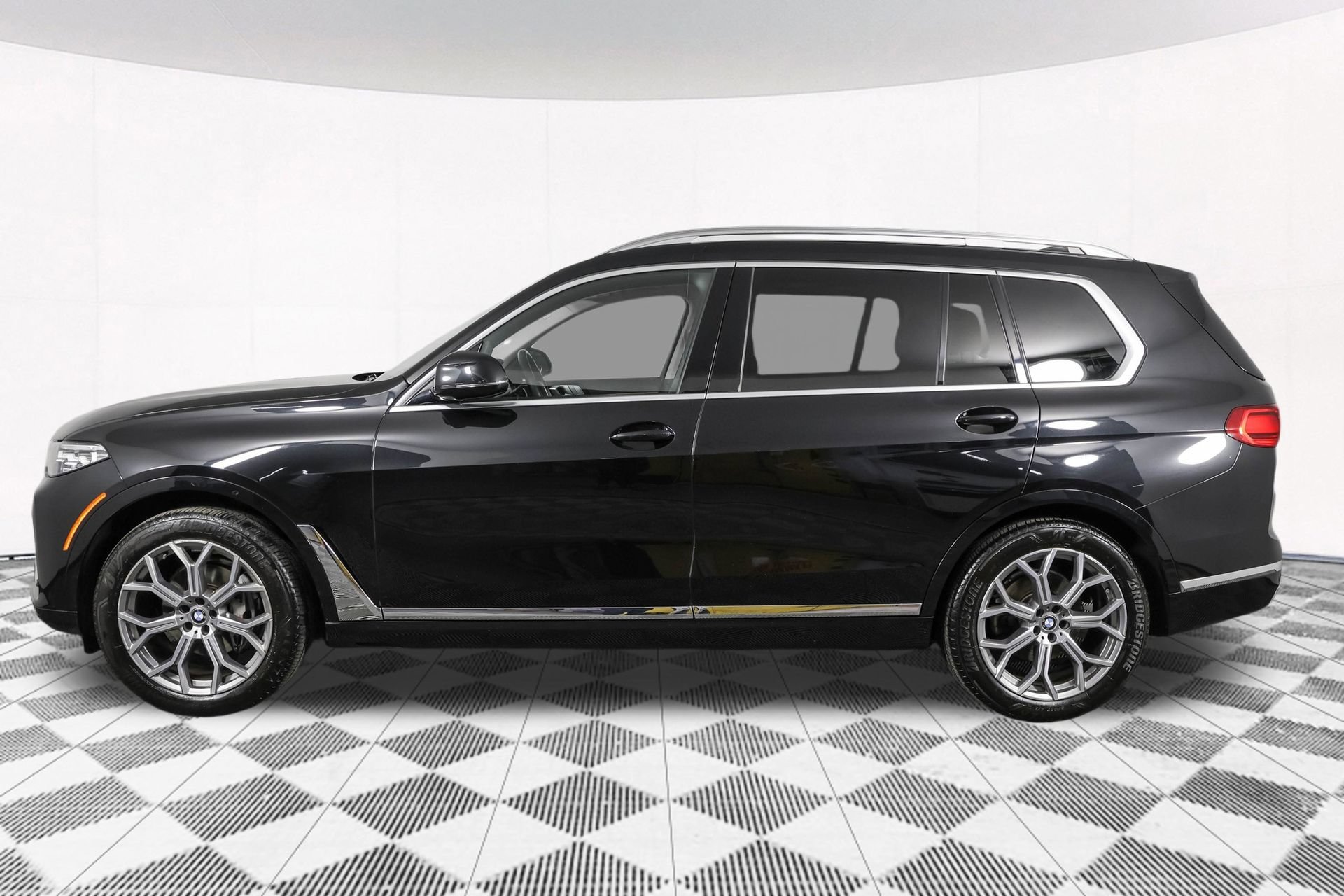 Used 2021 BMW X7 xDrive40i w/ Cold Weather Package AWD/4WD image 23