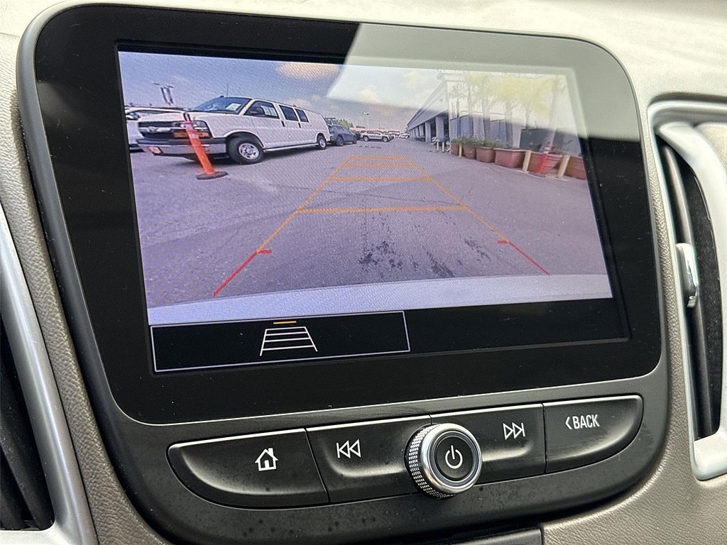 Used 2025 Chevrolet Malibu LT FWD image 13