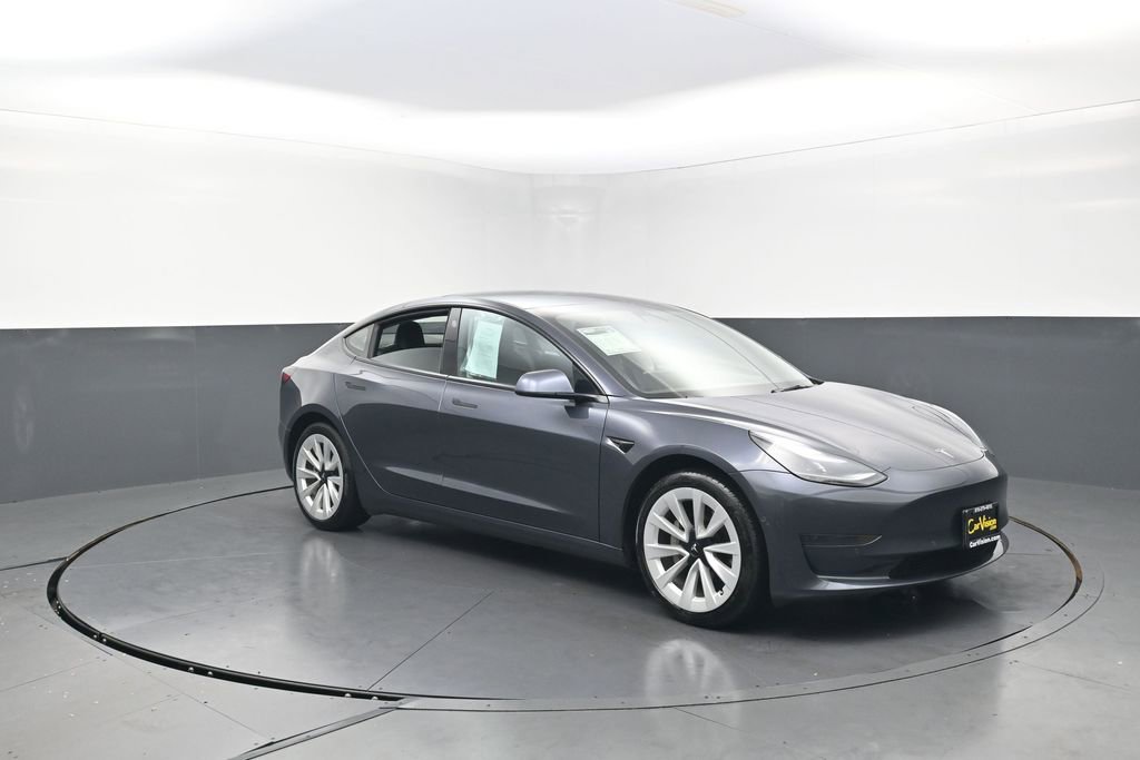 Used 2021 Tesla Model 3 Standard Range Plus RWD image 3