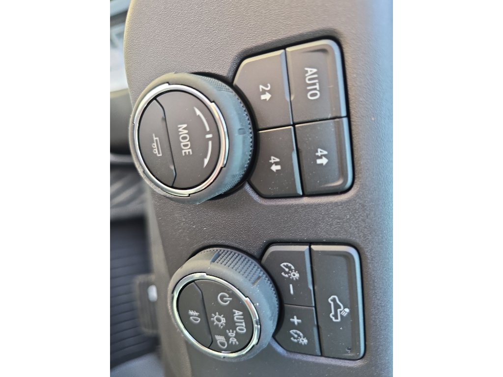 New 2026 Chevrolet Silverado 1500 LT Trail Boss w/ Convenience Package II AWD/4WD image 23