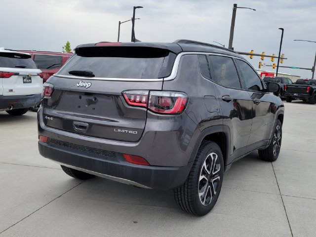 Used 2024 Jeep Compass Limited AWD/4WD image 5