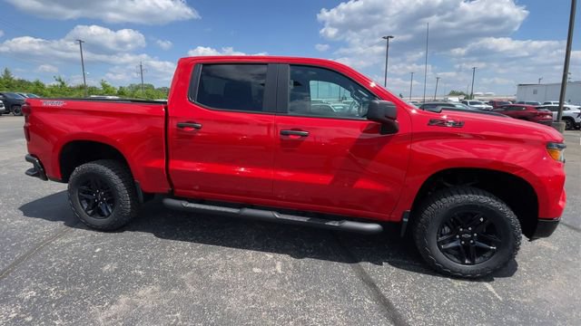 New 2026 Chevrolet Silverado 1500 Custom Trail Boss w/ LPO, Dark Essentials Package AWD/4WD image 3