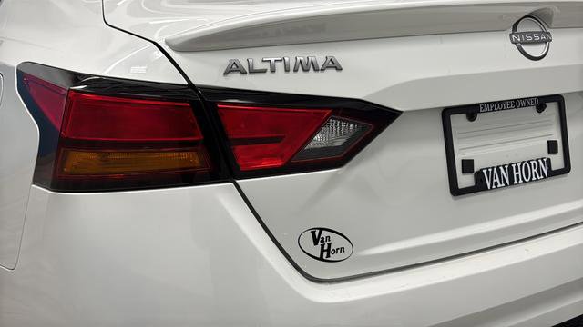 Used 2023 Nissan Altima 2.0 SR AWD/4WD image 37