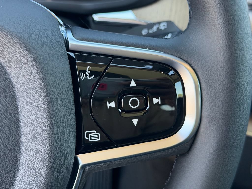 New 2026 Volvo XC60 T8 Plus w/ Protection Package Premier AWD/4WD image 18