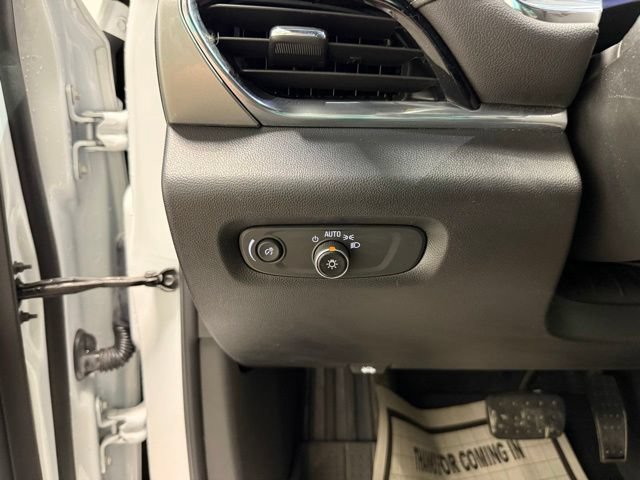 Certified 2023 Chevrolet Traverse LT FWD image 18