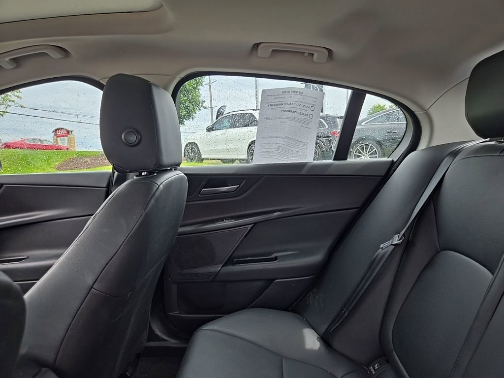 Used 2019 Jaguar XE Premium AWD/4WD image 30
