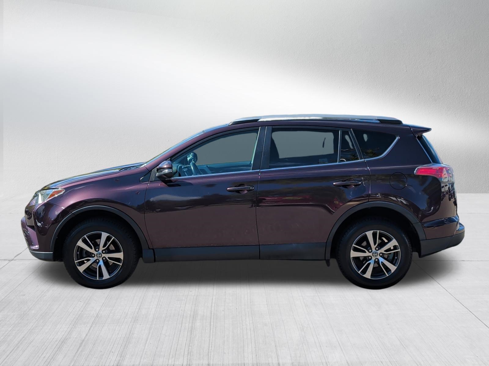 Used 2016 Toyota RAV4 XLE AWD/4WD image 4