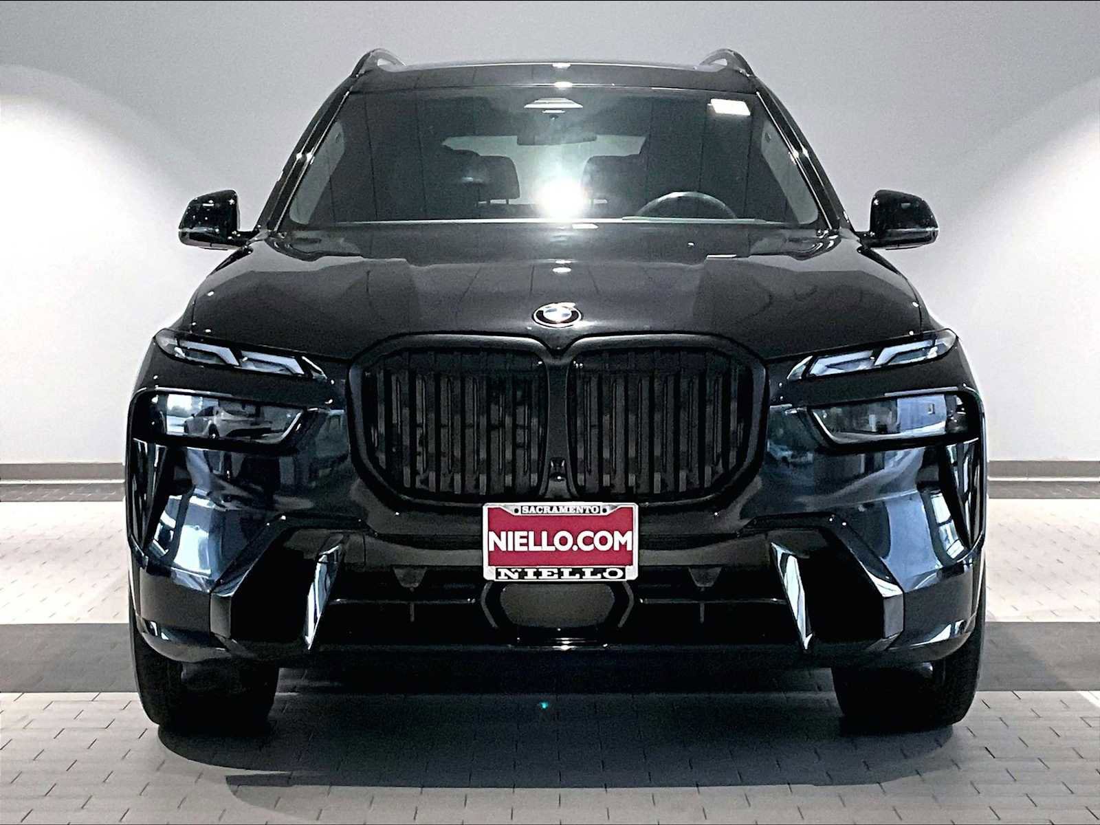 Used 2024 BMW X7 xDrive40i w/ M Sport Package image 13