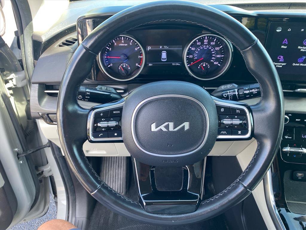 Certified 2022 Kia Carnival EX FWD image 11